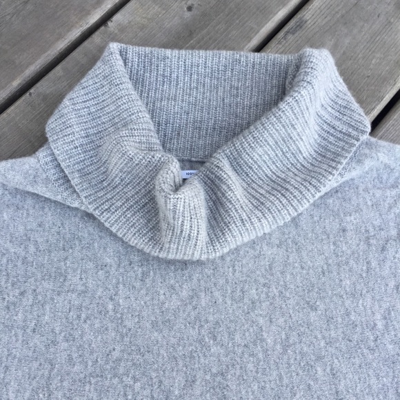 Vince Cashmere Turtle Neck Sweater Size L - Picture 4 of 9